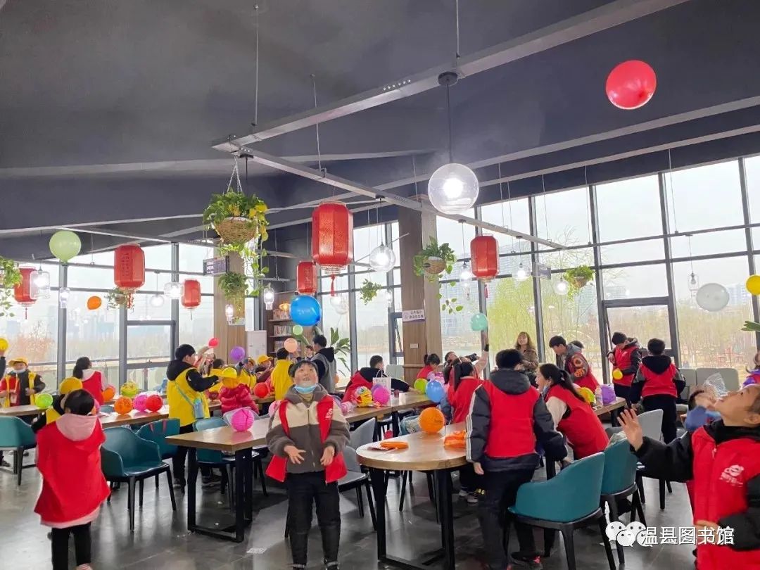 城市书屋闹元宵 书画香里年味浓